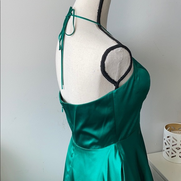 Blondie Nites Green V Neck Halter Style Fit and Flare Dress 7 Small - Picture 5 of 10